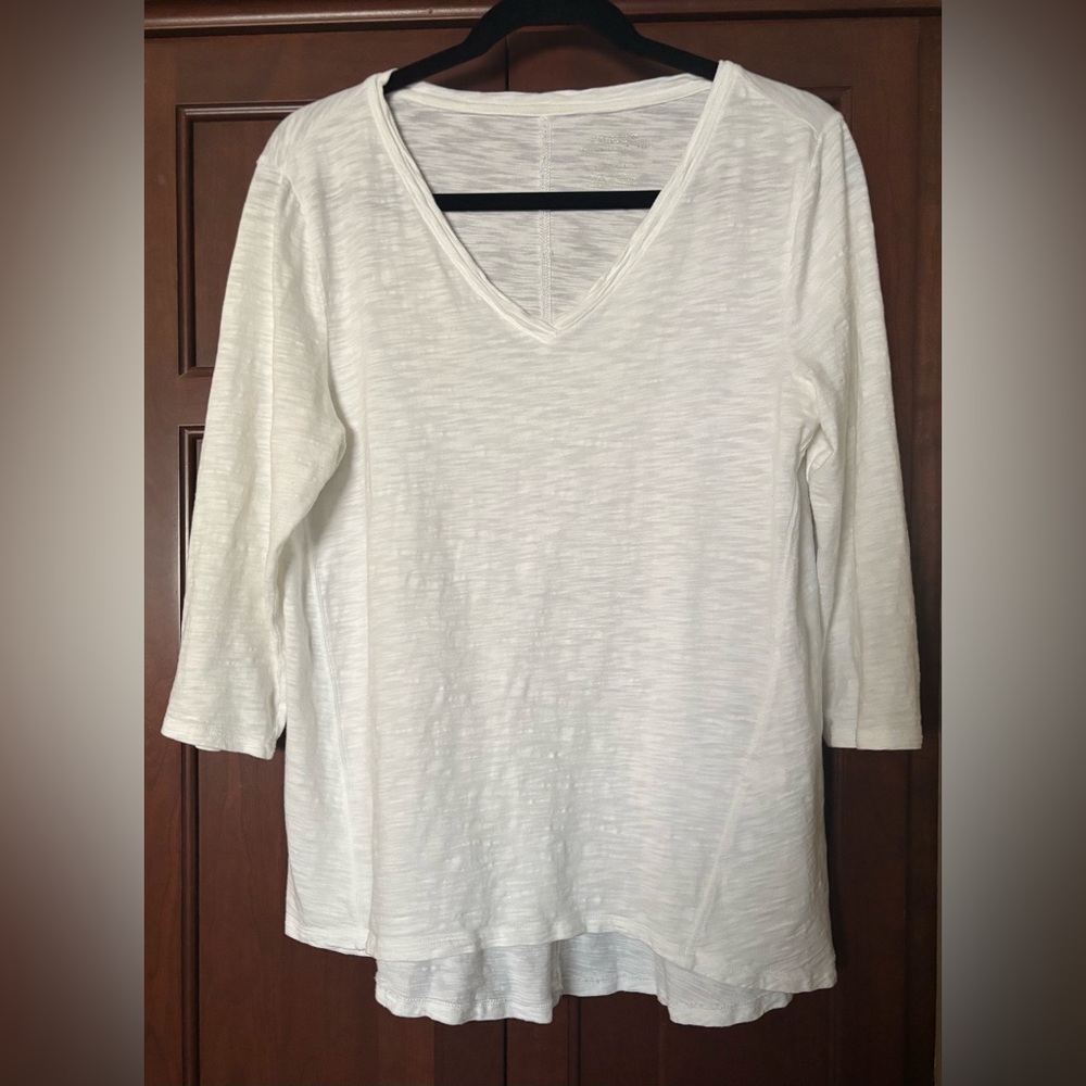 Women's White V-Neck Shirt - Chico’s Ultimate Tee